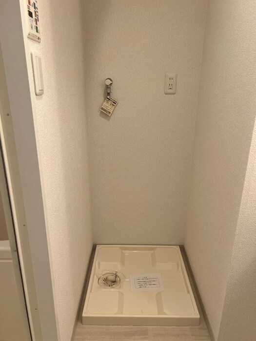 物件内観写真9　(洗濯機置場)