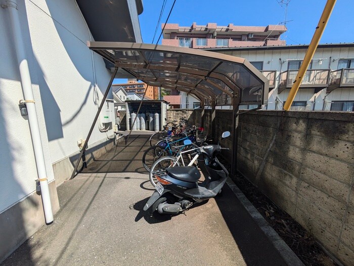 物件外観写真5　(駐輪場)