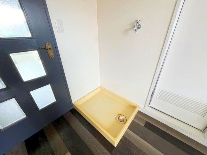 物件内観写真9　(洗濯機置場)