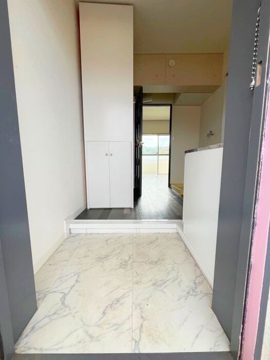 物件内観写真14　(玄関)