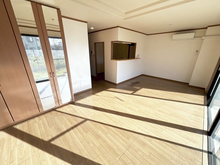 物件内観写真8　(居室)