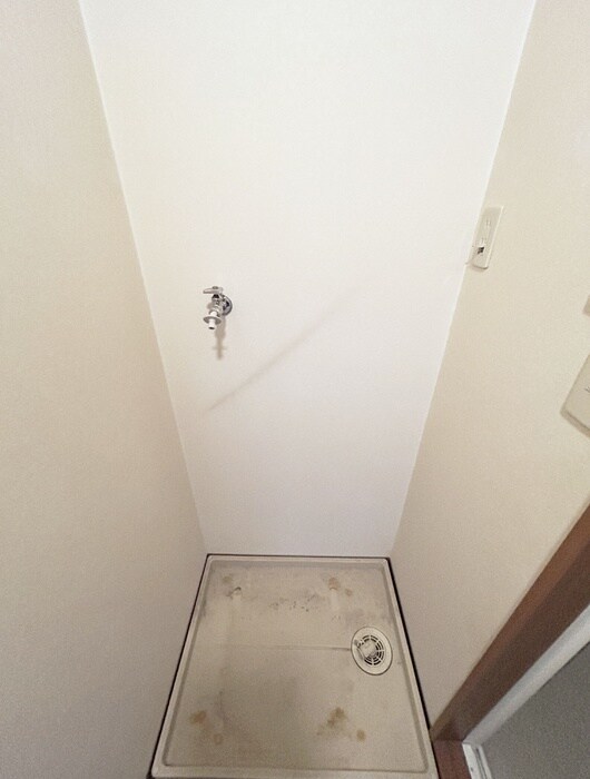 物件内観写真16　(洗濯機置場)