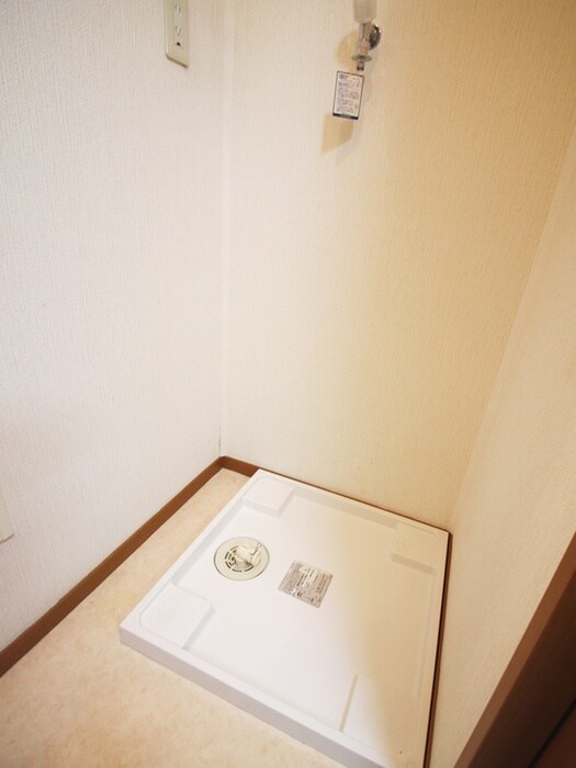 物件内観写真17　(洗濯機置場)