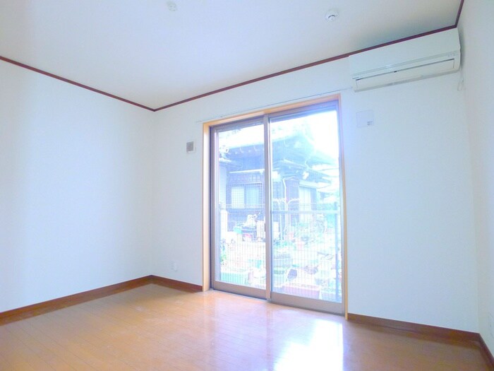 物件内観写真7　(室内からの展望)