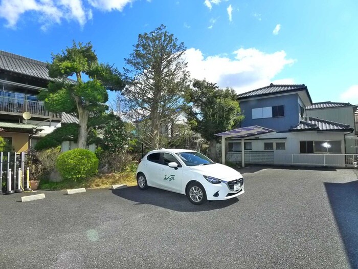 物件外観写真4　(駐車場)