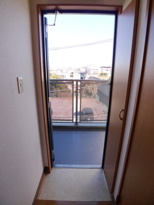 物件内観写真14　(玄関)