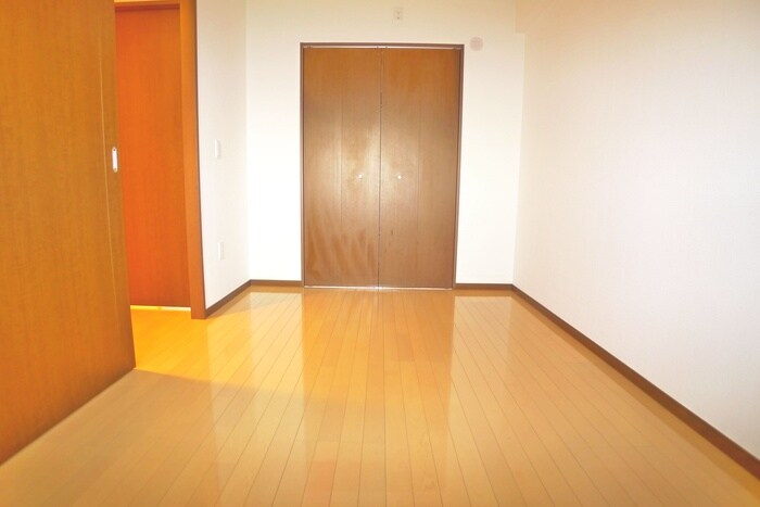 物件内観写真12　(収納)