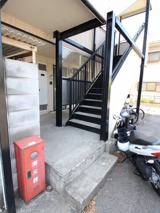 物件外観写真4　(エントランス部分)