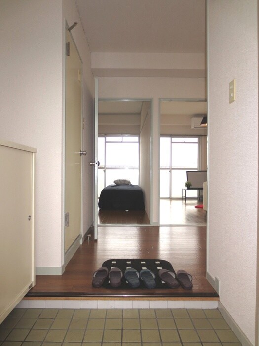 物件内観写真10　(玄関)