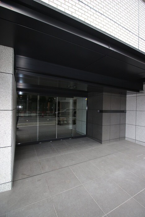 物件外観写真4　(エントランス部分)