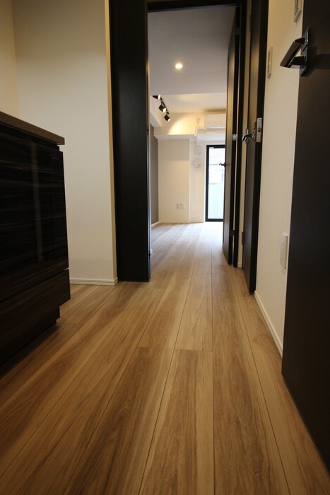 物件内観写真10　(廊下)