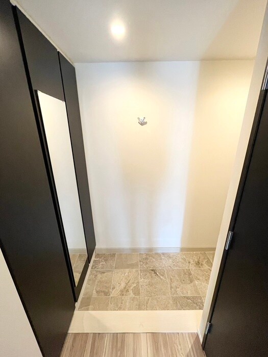 物件内観写真16　(玄関)