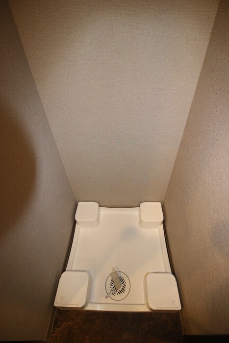 物件内観写真18　(洗濯機置場)