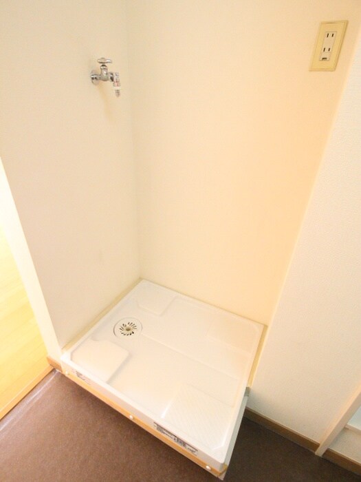 物件内観写真11　(洗濯機置場)