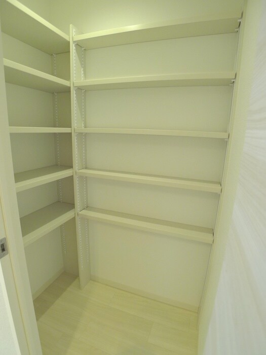 物件内観写真14　(収納)