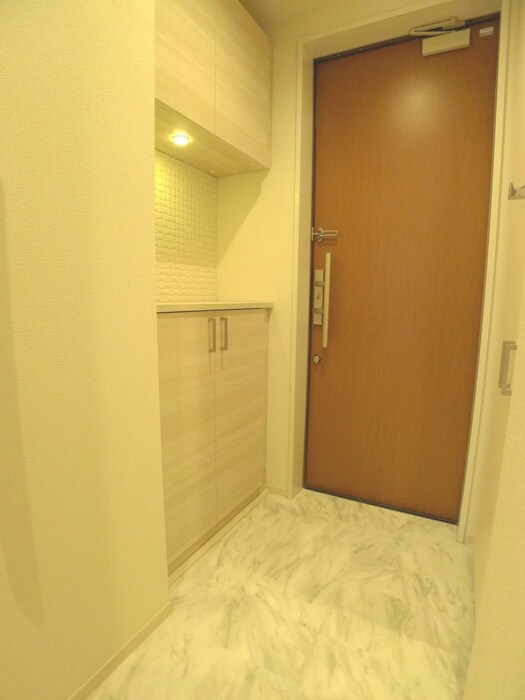 物件内観写真15　(玄関)