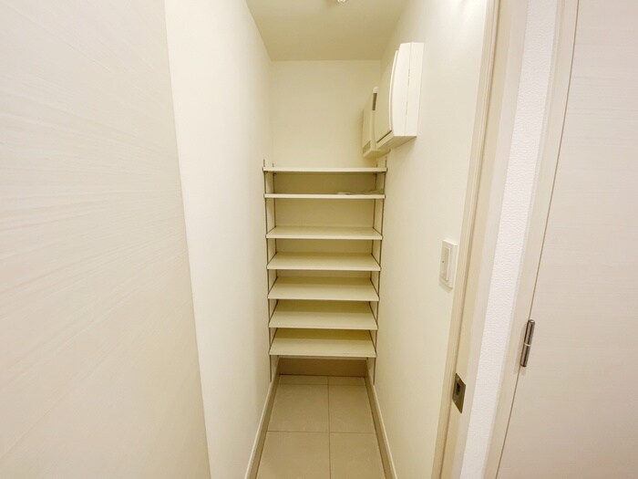 物件内観写真15　(靴箱)