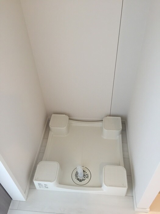 物件内観写真14　(洗濯機置場)