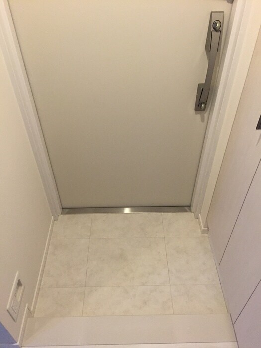物件内観写真17　(玄関)