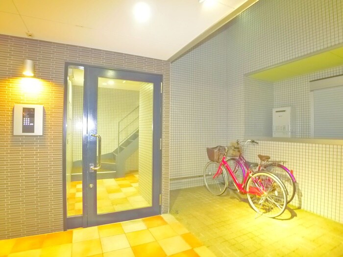 物件外観写真5　(駐輪場)