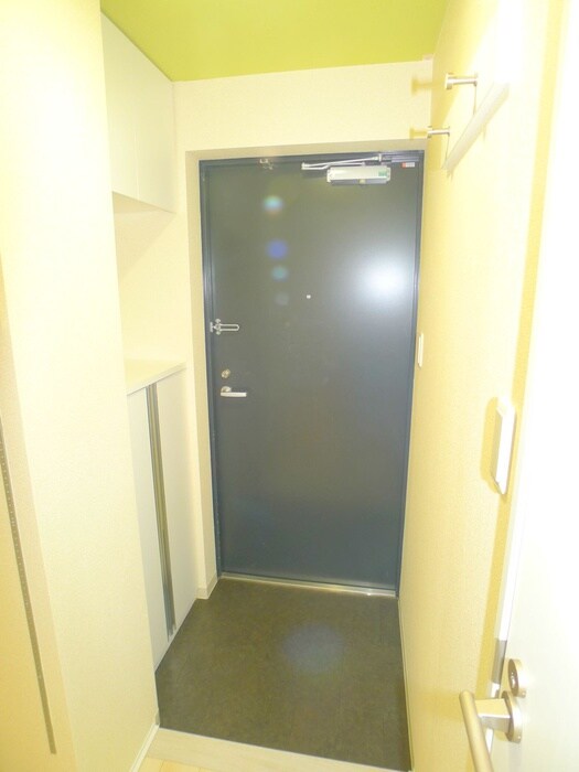 物件内観写真16　(玄関)