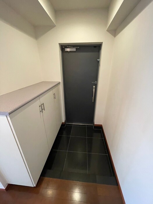 物件内観写真18　(玄関)