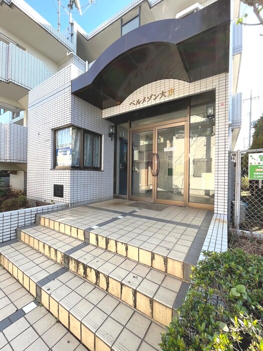 物件外観写真4　(エントランス部分)