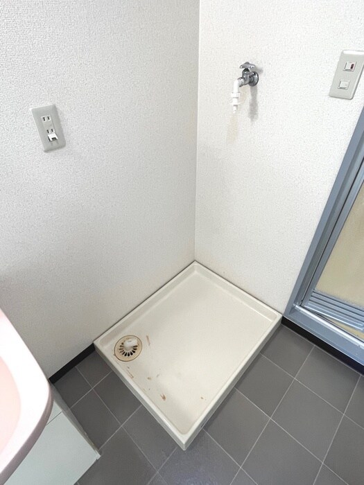 物件内観写真16　(洗濯機置場)