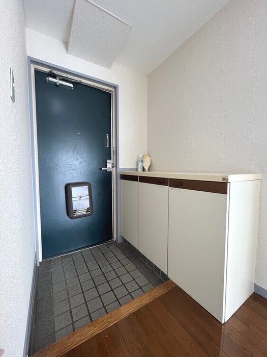 物件内観写真17　(玄関)