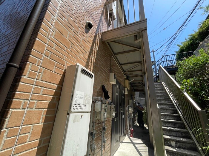 物件外観写真4　(エントランス部分)