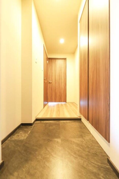 物件内観写真10　(玄関)