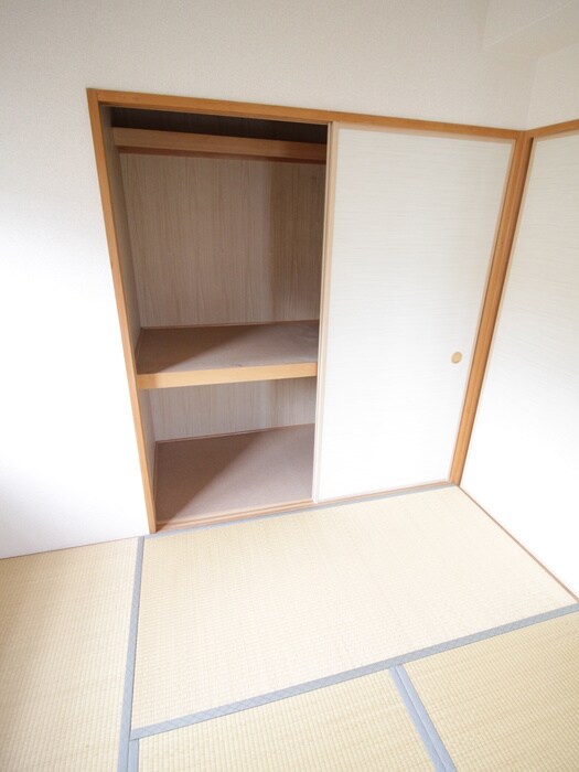 物件内観写真13　(収納)