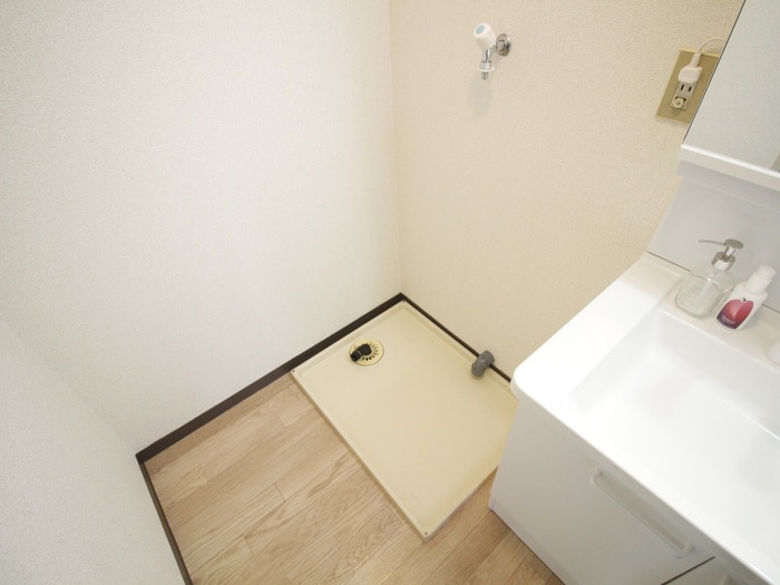 物件内観写真17　(洗濯機置場)