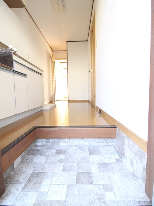 物件内観写真7　(玄関)