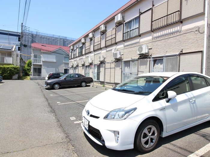 物件外観写真4　(駐車場)