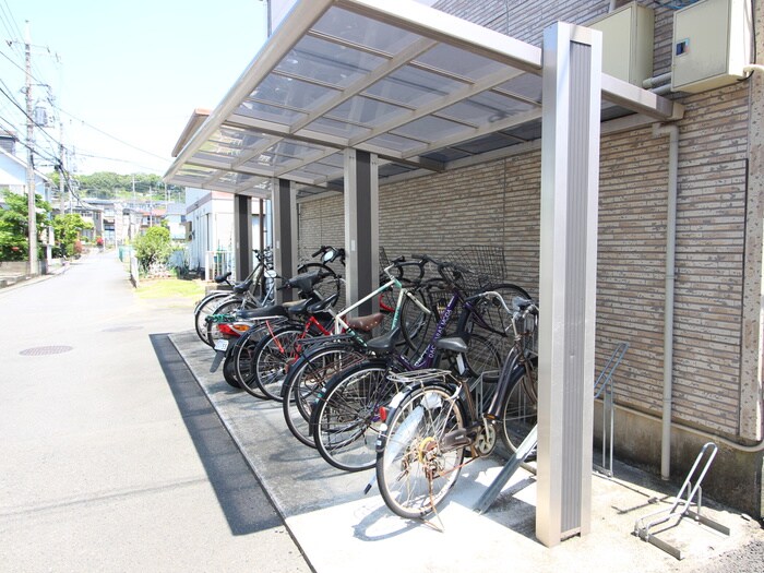 物件外観写真5　(駐輪場)