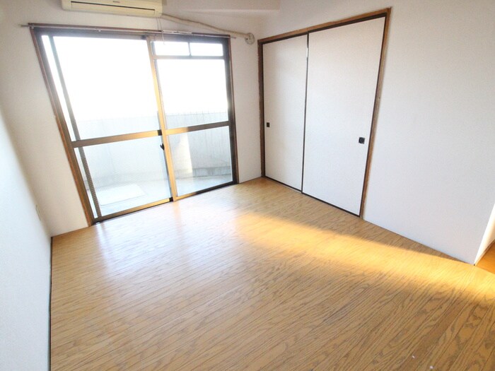 物件内観写真10　(居室)