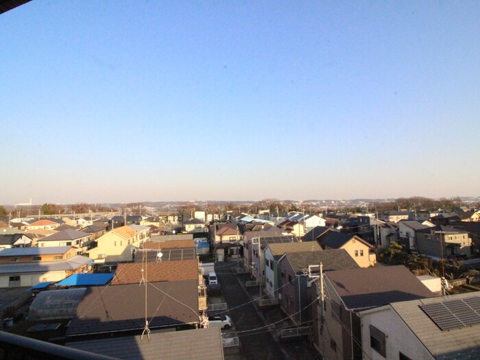 物件内観写真15　(室内からの展望)