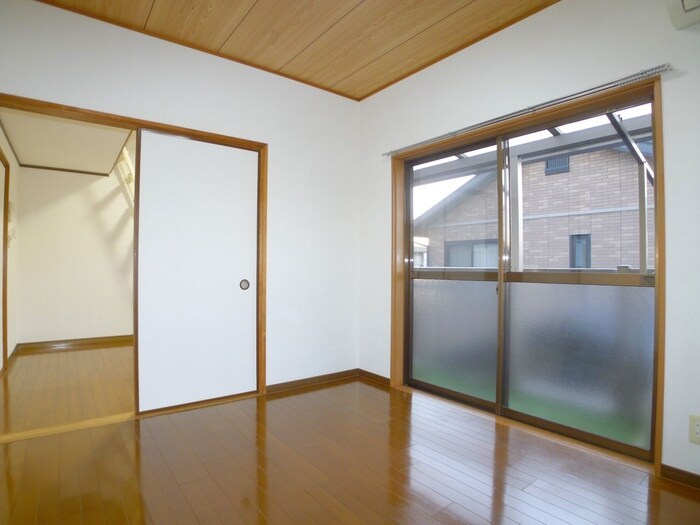 物件内観写真10　(居室)