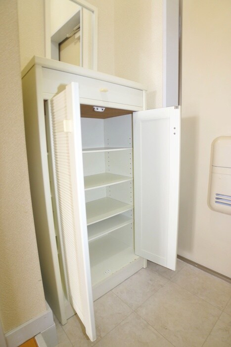 物件内観写真15　(靴箱)