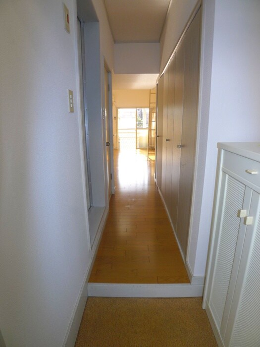 物件内観写真17　(玄関)