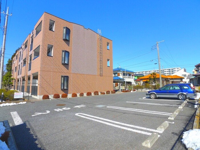 物件外観写真3　(駐車場)