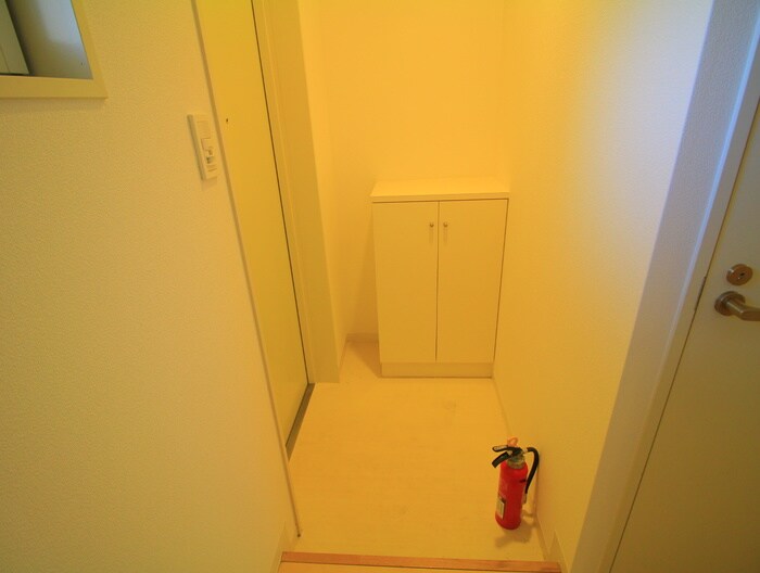 物件内観写真17　(玄関)