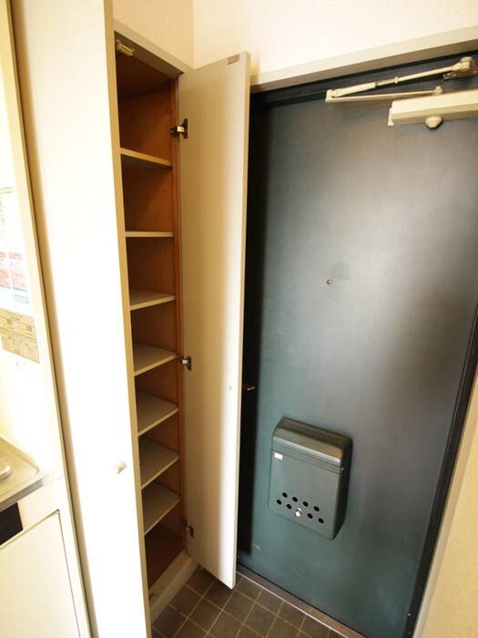 物件内観写真18　(靴箱)