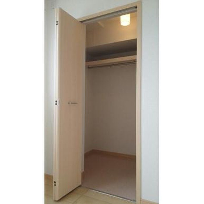 物件内観写真13　(収納)