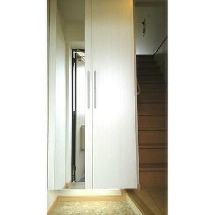 物件内観写真16　(玄関)