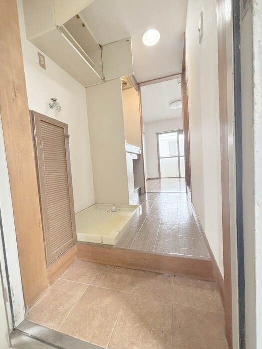 物件内観写真16　(玄関)