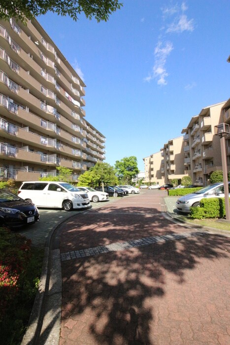 物件外観写真6　(駐車場)