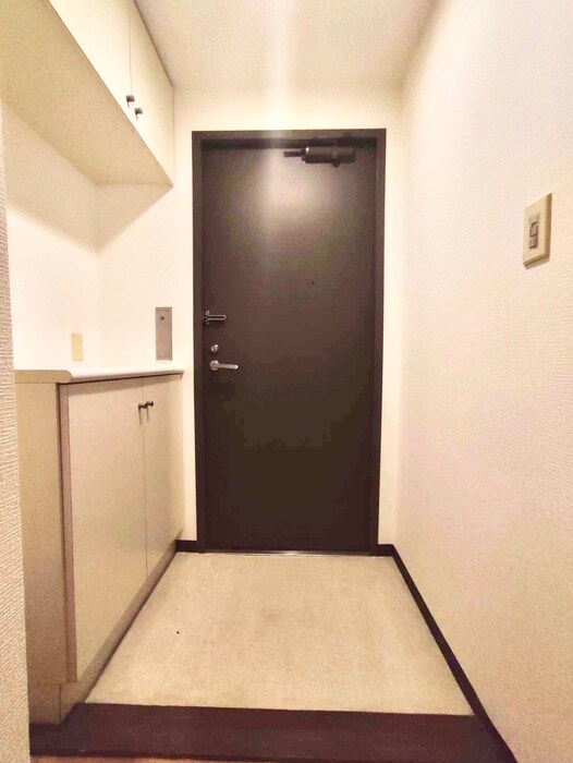 物件内観写真18　(玄関)