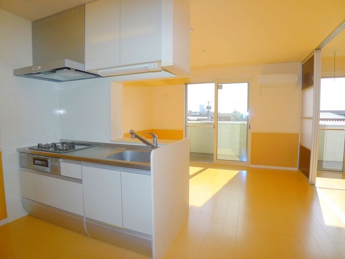 物件内観写真8　(室内からの展望)